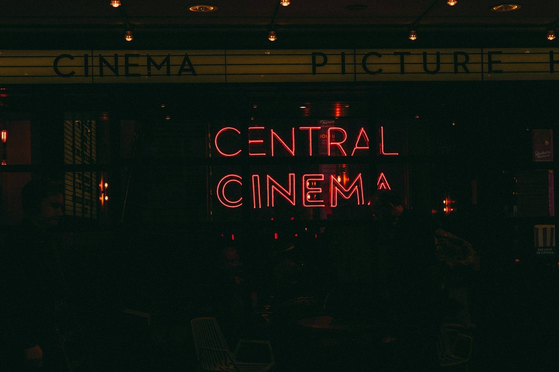 How to Write a Crime Screenplay: From Heists to Noir