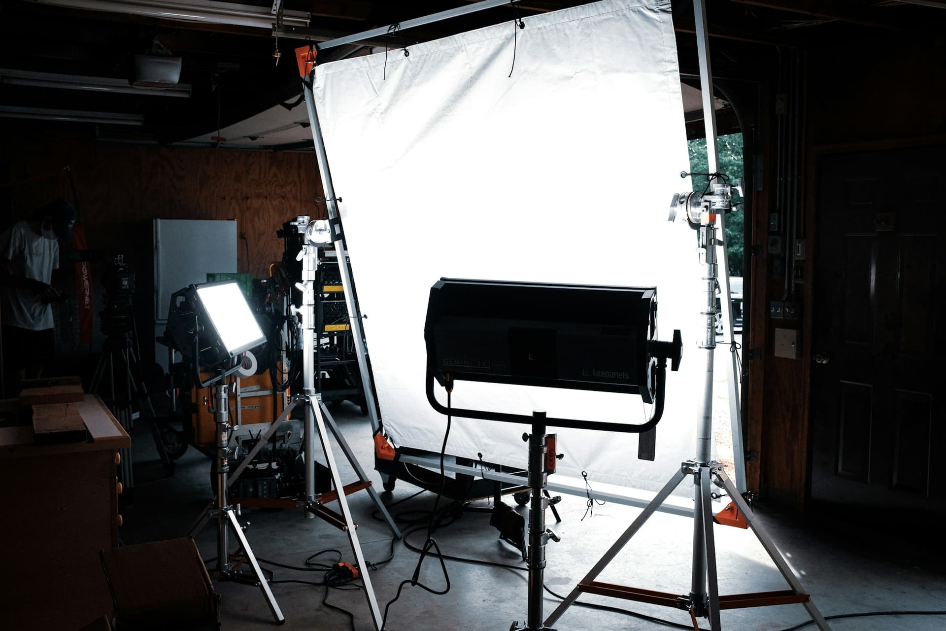 Film lighting grip